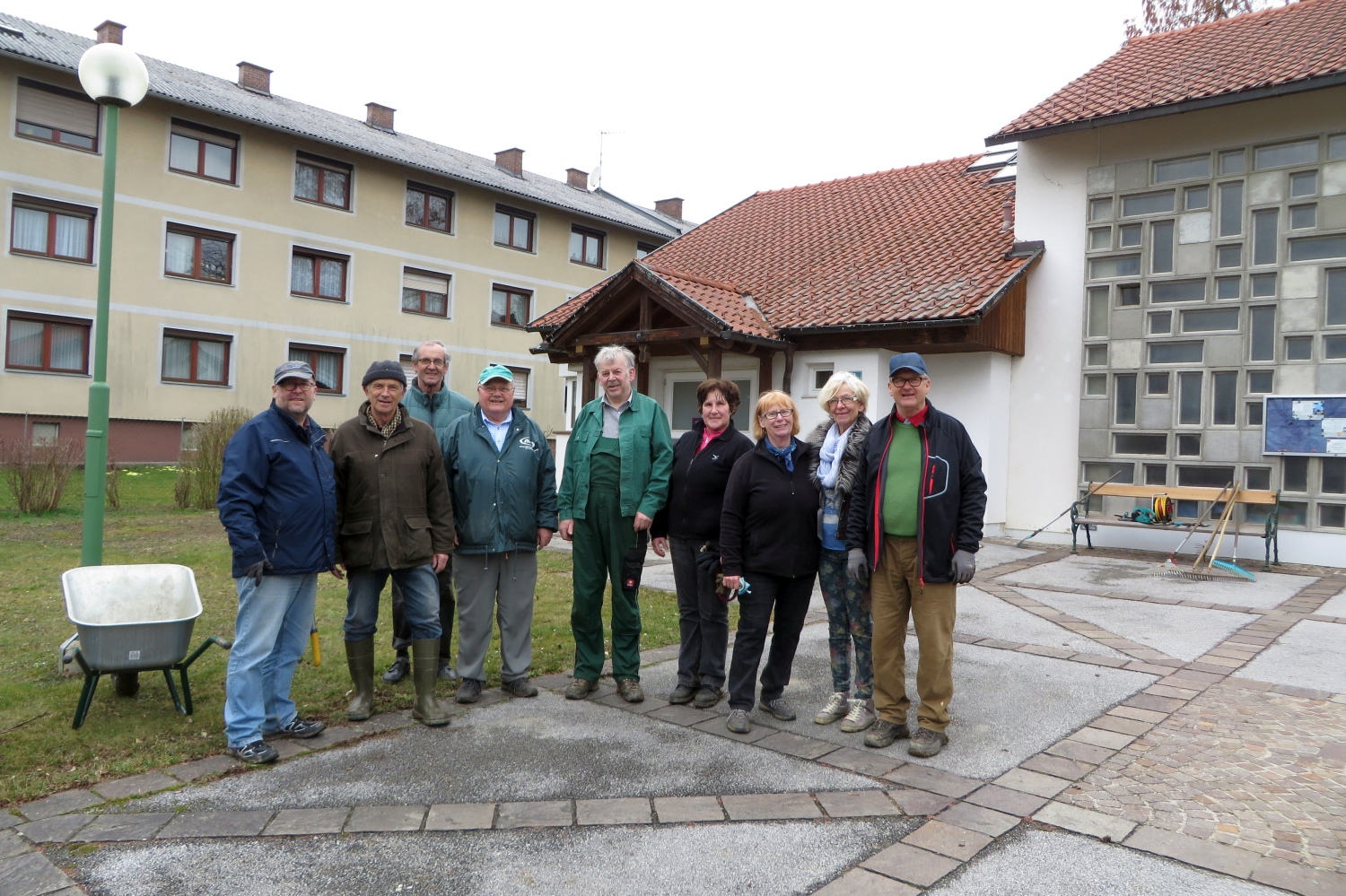 16-03-08-Heckenschneiden-027