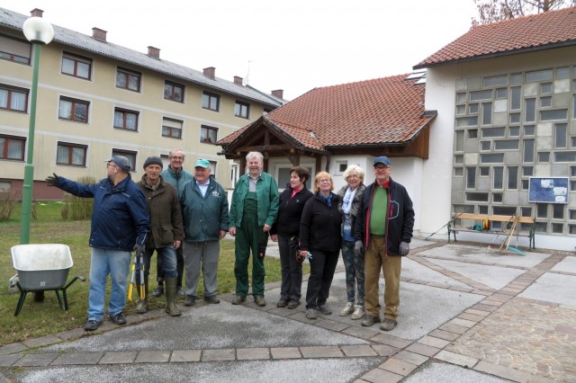 16-03-08-Heckenschneiden-029