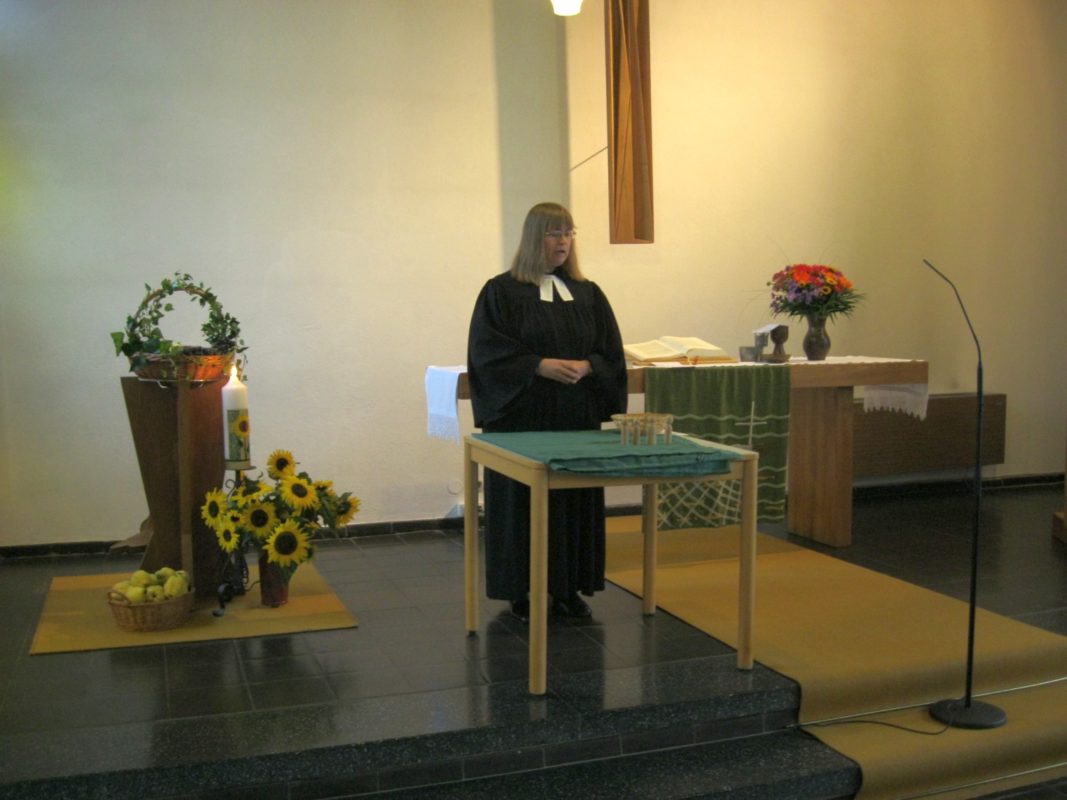 10-10-03-Erntedankgottesdienst01.jpg