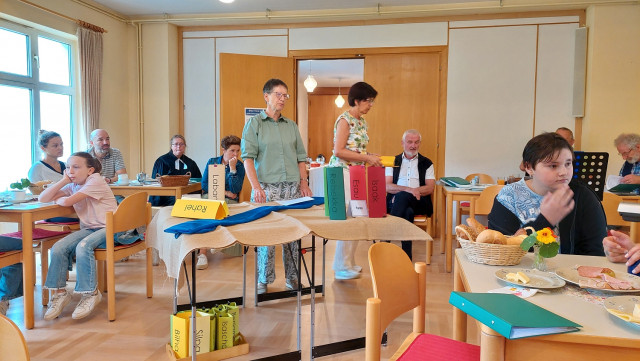 25-09-07 Kirchenfrühstück mit neuem Administrator-04