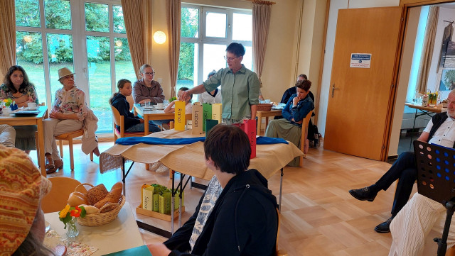 25-09-07 Kirchenfrühstück mit neuem Administrator-08