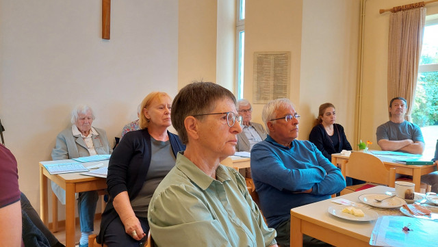 25-09-07 Kirchenfrühstück mit neuem Administrator-14