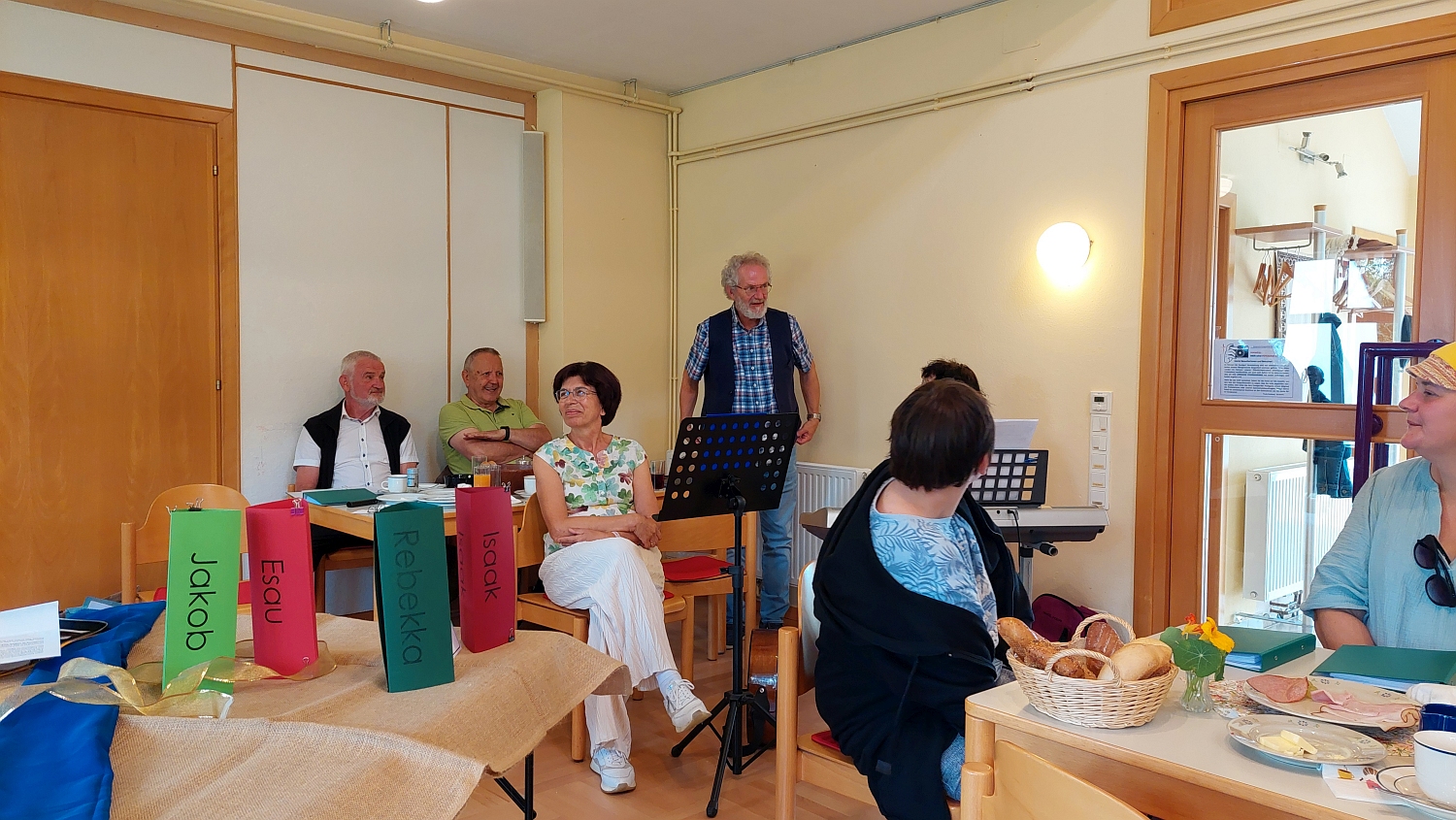 25-09-07 Kirchenfrühstück mit neuem Administrator-26