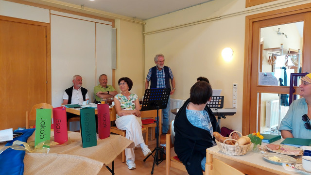 25-09-07 Kirchenfrühstück mit neuem Administrator-26