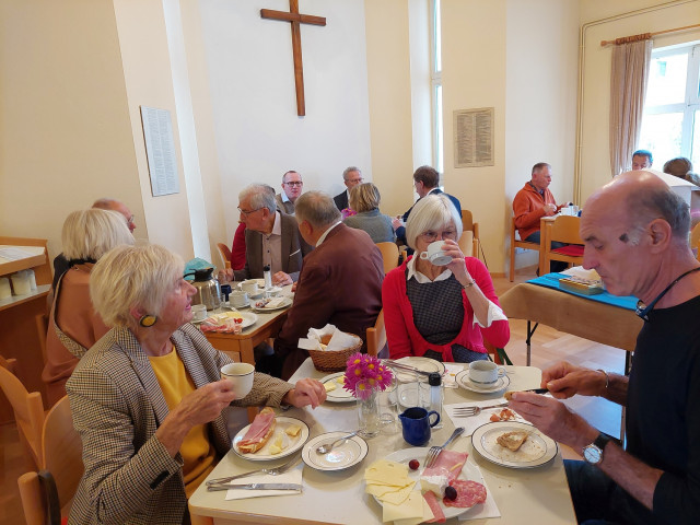 25-11-16 Kirchenfrühstück mit SI-01