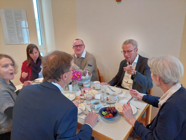 25-11-16 Kirchenfrühstück mit SI-03